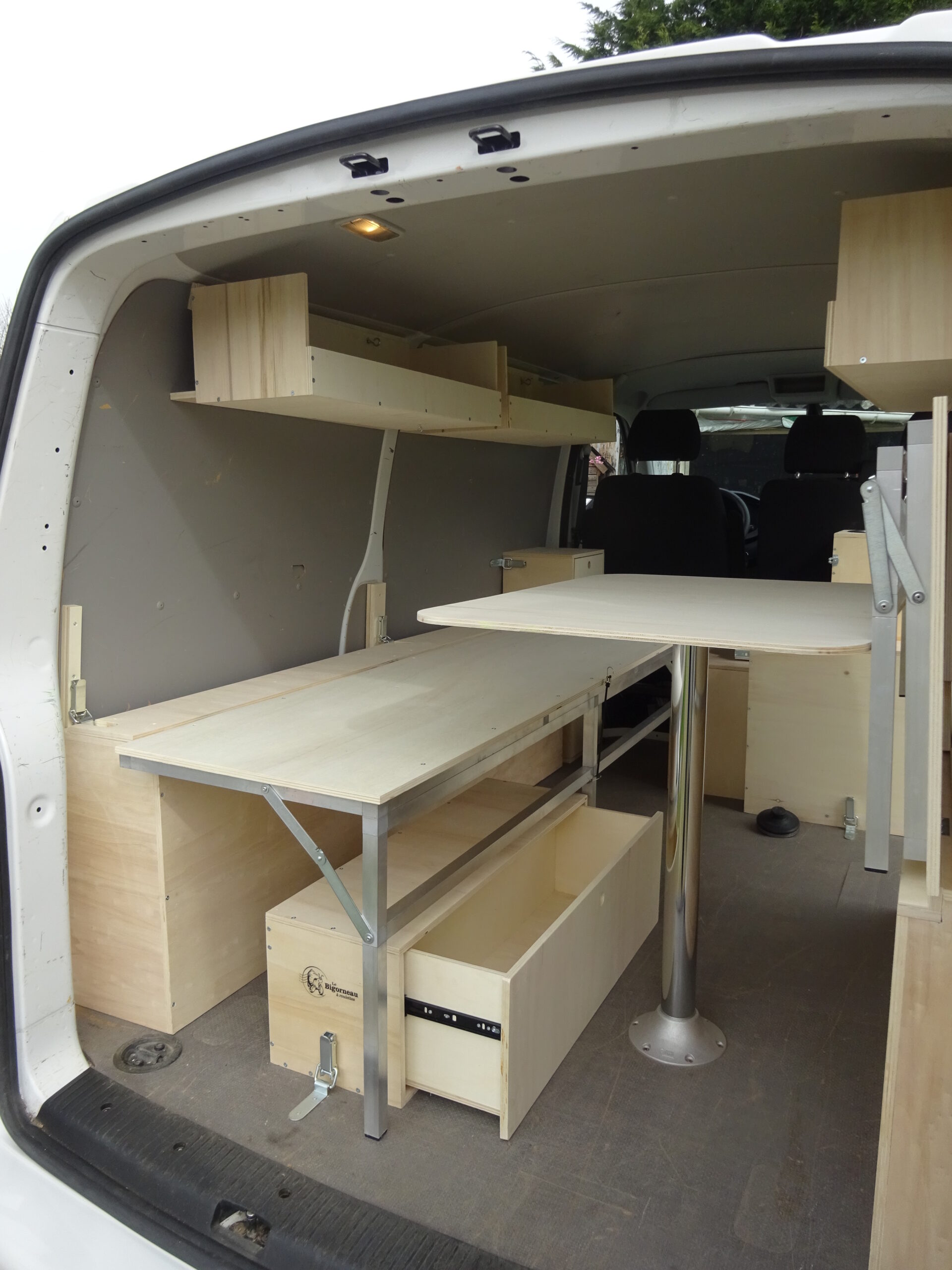 AMENAGEMENT D'UN NISSAN NV400 DSC01888-1