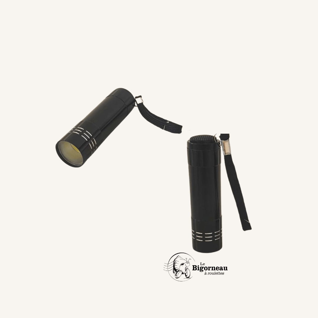 Lampe de poche noire